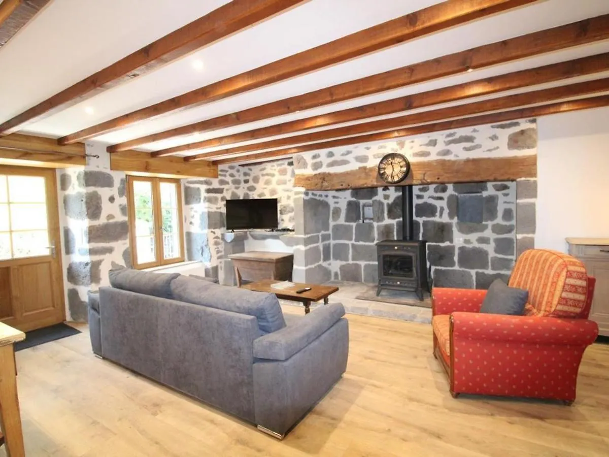 Maison De Caractere Renovee Avec Jardin, Proche Puy Mary Et Activites Nature, Auvergne - Fr-1-742-523 Moussages